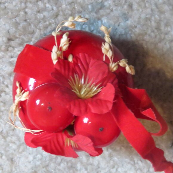 Lot 4 Vintage Holiday Hanging Red Apple Christmas Ornaments w/ Red Ribbon - Picture 8 of 15